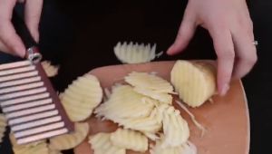 Stainless Steel Potato Wavy Edged Cutter Knife French Gadget Fries Tools Vegetable Kitchen Potato Cooking Peeler Cutter Fry