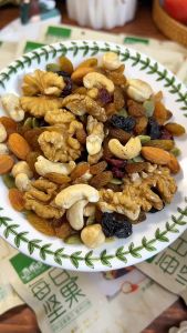 Mr.Squirrel Super meal trail mix nuts Mixed nuts and dried fruits healthy instant daily nuts
