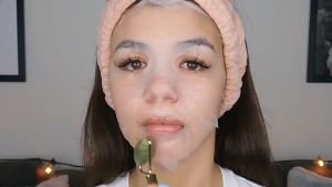 Jade Roller: Alat Pijat Wajah Muka Batu Giok