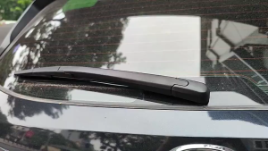 Gạt mưa sau xe gạt mưa kính hậu xe Escape 16+  gạt mềm silicon chuẩn theo xe