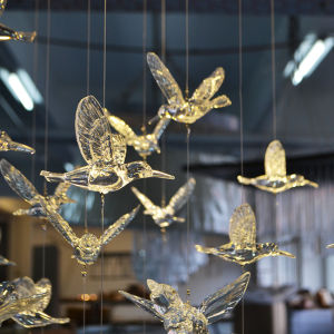 Ornamen Liontin Bentuk Burung Humming Birds Bahan Akrilik Transparan Untuk Dekorasi Pesta Pernikahan