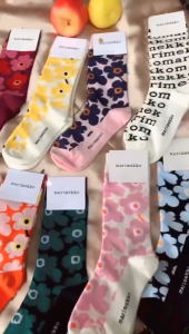 🍒💯Vớ hoa marimekko tất in tất dài tất thời trang🌷💖(Tất cả các bức ảnh được chụp bởi chính bạn) Freesize36-42