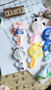 Quạt mini cầm tay dễ thương quạt cầm tay cute quạt bóp tay họa tiết hình động vật xua tan nóng bức - Happy Home 4U