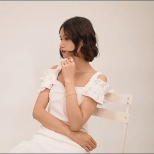 Aurora Titanium Steel Gold Vintage Camellia Pearl Temperament Bracelet Jewelry S214