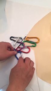 พวงกุญแจห้วง มี 8 สี ตัว D ตะขออเนกประสงค์ พวงกุญแจห่วงห้อย สะสมหรือสีสันสวยน่าน่าใช้ วัสดุแข็งแรง