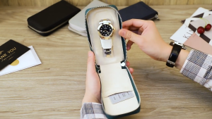 Portable Watch Box Anti-Dust Watch Bag Organizer Flannelette & Leather Watch Storage Case For Watch Protection