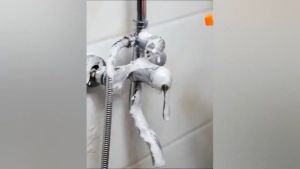 700ml Bathroom Cleaner Toilet Bowl Cleaner Scale Remover Spray Stainless Steel Faucet Cleaner