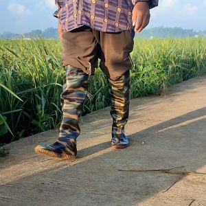 SEPATU BOOTS KARET PANJANG 55CM SEPATU SEPATU BOT SAWAH ANTI KEONG PETANI PRIA