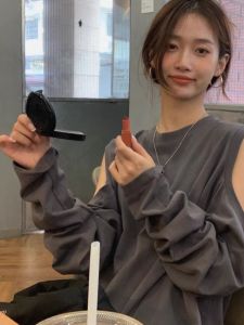 เสื้อยืดแขนยาวหลวมๆ สีเทา สำหรับผู้หญิง ฤดูใบไม้ผลิ 2024 แขนสั้น ทรงหลวม แขนยาว แฟชั่น เย้ายวนใจ เสื้อผ้าทำงานสไตล์เกาหลี