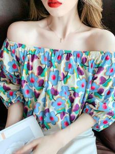 เสื้อเชิ้ตผู้หญิงแขนกุดผ้าชีฟองลายดอกไม้หลวมๆ ฤดูร้อน 2025 ทรงเข้ารูป โชว์ไหล่ คอวี แขนยาว 7 นิ้ว ทรงเข้ารูป