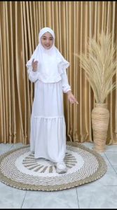 Gamis Putih Renda Anak Perempuan Lengan Ruffle dengan Jilbab Syari untuk Usia 4-6 Tahun