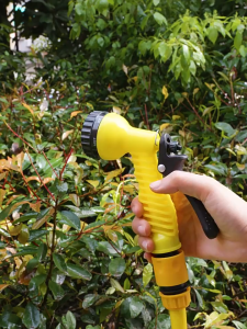 ชุดสายยางรดน้ำ พร้อมหัวฉีดน้ำ+ข้อต่อ ปรับน้ำได้ 7 แบบ สายยาง 4 หุล 1/2 " ยาว 20 ม. ติดตั้งง่าย (สีเหลือง) ส่งจากไทย!!!