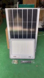 ĐÈN PHA MẮT NGỌC DÙNG NĂNG LƯỢNG MẶT TRỜI 300W-500W CÓ ĐIỀU KHIỂN TỪ XA