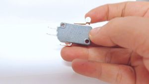 Micro Switch Yipu Microswitch Saklar Limit Plat Roda 1.5cm