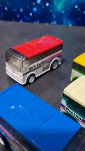 Mainan Anak Bus Express Pullback Set Isi 8