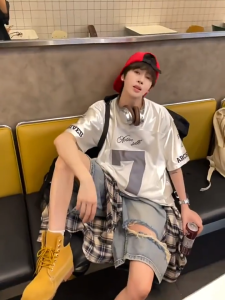 STAR FRUIT เสื้อยืดแขนสั้นผู้ชายเสื้อยืดกีฬาหลวมสบายๆ