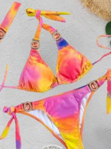 ชุดว่ายน้ำบิกินี่สายรัดคอแขวนสำหรับผู้หญิง ชุดกีฬาลำลอง แขนสั้น คอกลม ชุดสองชิ้น โพลีเอสเตอร์ ฤดูร้อน 2023