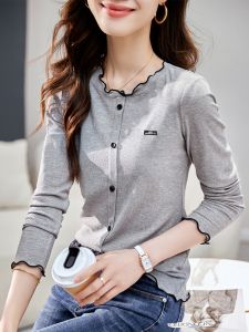 เสื้อยืดแขนยาวผู้หญิงสไตล์เรียบง่าย ดีไซน์ริบบิ้นไม้ สวมใส่สบาย ทรงตรง คอกลม ฤดูใบไม้ผลิและฤดูใบไม้ร่วง