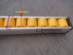 อุปกรณ์เสริมเครื่องขัดขอบแก้วเครื่องตัดขอบแบบกึ่งอัตโนมัติสำหรับงานไม้เครื่องตัดขอบแบบกึ่งอัตโนมัติสายพานลำเลียงลูกรอก