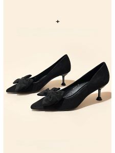 รองเท้าส้นสูงผูกโบว์สีดำสำหรับผู้หญิง ทรงหัวแหลม รองเท้าส้นเดี่ยว รองเท้าแฟชั่นฤดูใบไม้ผลิและฤดูใบไม้ร่วง ขนาดใหญ่ สไตล์วัยรุ่น