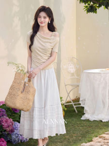 Áo Thun Beige Hàn Quốc Kiểu Dáng Giản Dị Ôm Sát Lọt Vai