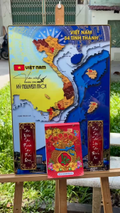 Lịch Tết 2026 Mẫu lịch " Vươn Mình Bước Vào Kỉ Nguyên Mới " với chất liệu gỗ cao cấp bọc viền nhiều kích thước