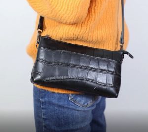 AIDRANI กระเป๋าผู้หญิงกระเป๋าสะพายหนังแท้ รูปแบบใหม่ กระเป๋าที่ดีสำหรับผู้หญิง สีดำ