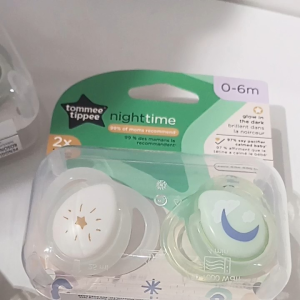 TOMMEE TIPPEE SOOTHER NIGHT TIME 0-6M/6-18M 2 PACK ASSORTED