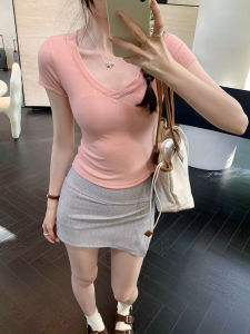 เสื้อยืดคอกลมแขนสั้นทรงสลิมฟิตสำหรับผู้หญิงในช่วงฤดูร้อนปี 2025 เสื้อผ้าทำงานสไตล์เกาหลีแบบลำลอง สไตล์ลำลอง เสื้อผ้าทำงาน