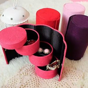 กล่องใส่เครื่องประดับ ทรงกระบอก ภายในกล่อง จะแบ่งออกเป็น 3 ชั้น แยกเปนชั้นๆ ไว้แยกสิ่งของได้เป็นสัดส่วน ให้เป็นระเบียบ เรียบร้อย