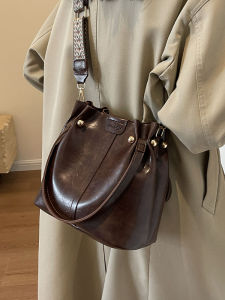 Fashionable Versatile Small Bucket Bag Womens Commuter Shoulder Bag Soft PU Leather Magnetic Buckle Closure Casual Style