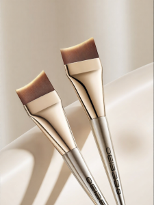 OEIEZ | Ultra-thin Professional Non-soaking Seamless Foundation Brush