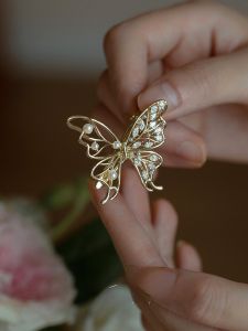 French Butterfly Ear Hair Clip Womens New 2024 Side Pearl Hair Accessories Fairy Forest System Elegant Sensation Hair Cards
