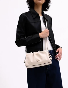 Original Womens New Teri Series Single Shoulder Crossbody Bag Fashion Handbag Underarm Bag CV529 Size: 22*18*8cm