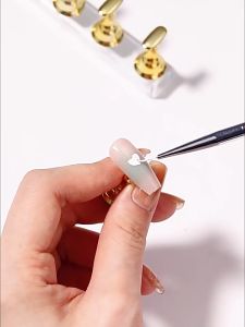 แท่นแม่เหล็กวางเล็บ ฐานรองสำหรับฝึกทำเล็บ ต้องใช้ดินเหนียว แท่นสำหรับเพ้นท์เล็บ เหมาะสำหรับมือใหม่ วัสดุพีวีซี พร้อมส่ง