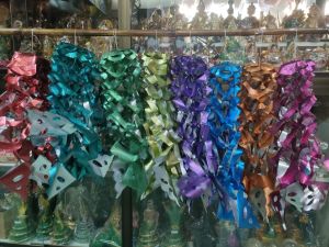 พวงมโหตร พวงมาลัยกระดาษเงาลาย ประดับงานบุญ งานบวช สินค้าพร้อมส่ง