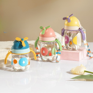 Bình uống nước uống sữa chống sặc cho bé Bình nước chong chóng bình nước cho bé có kèm dây đeo tiện lợi (300ml)