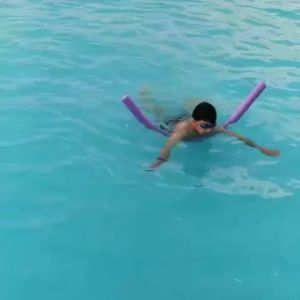 【Malaysia Shipped in 24 hours】Flexible Colorful Solid Foam Pool Noodles Swimming Water Float Aid Woggle Noodles 3.8*120cm/3.8*150cm(Color Random)泡沫條