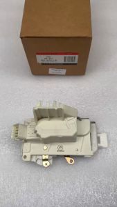 Khóa ngậm cửa Ford Mondeo. Cửa trước lái. Có loại 8 rắc và 6 rắc