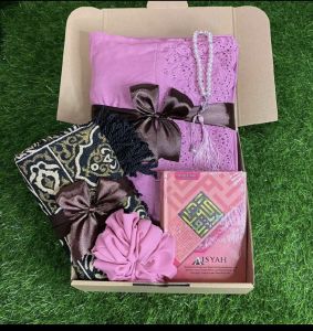 GIFT BOX KADO MUKENA HAMPERS KADO ULANG TAHUN CEWEK MUKENA SESERAHAN ANNIVERSARY