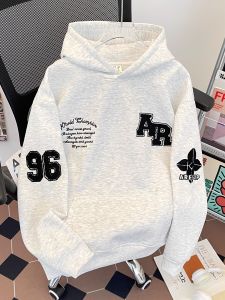 เสื้อสเวตเตอร์มีฮู้ดปักลายสไตล์ย้อนยุคสไตล์อเมริกันสำหรับผู้ชายและผู้หญิง ฤดูใบไม้ผลิ ฤดูใบไม้ร่วง ฤดูหนาว เสื้อคลุมกันหนาวแบบบาง แจ็คเก็ตสตรีทสไตล์ไฮสตรีท