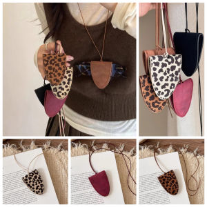 Leopard Eyeglasses Storage Bag Pendant Hanging Neck Glasses Clip Pendant Durable Glasses Clip Simple Hanging Neck Pouch