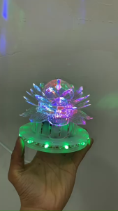 Đèn Thờ Hoa Sen Xoay 360 độ 543 và Đèn Thờ Hoa Sen Dùng Pin Mini Lắc Lư đế Vàng. LMS