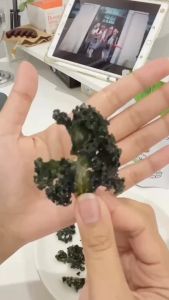 พร้อมส่ง | สลัดผักเคลอบกรอบ รสออริจินอล (Crispy Kale Original) - พร้อมส่ง ผักอบกรอบขนาด 13 กรัม ไม่ใส่ผงชูรส