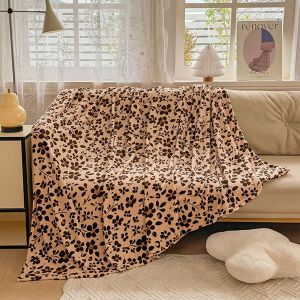 Super Soft Flannel Blanket Thick Napping Air-Conditioned Blanket Warm And Comfortable Bed Sheets For Camping And Traveling.