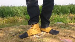Sepatu Petani Anti Cangkang Keong