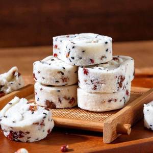 Low Fat Healthy Tonic Cake with Jujube Yam and Coix Seed