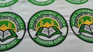 Bordir Bed bet badge kelas OTOMOTIF bisa custom / bordir logo sekolah