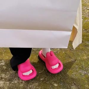 QZshop รองเท้าแตะ🔥 4 สี สวมรูปทรงหูกระต่าย รองเท้าแฟชั่น เพื่อให้ผมสดมีสวย น่ารัก