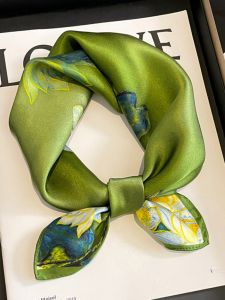 Green Silk Scarf Womens Spring Autumn 100% Mulberry Silk Small Square Neck Protection Fashionable Versatile Mini Scarf